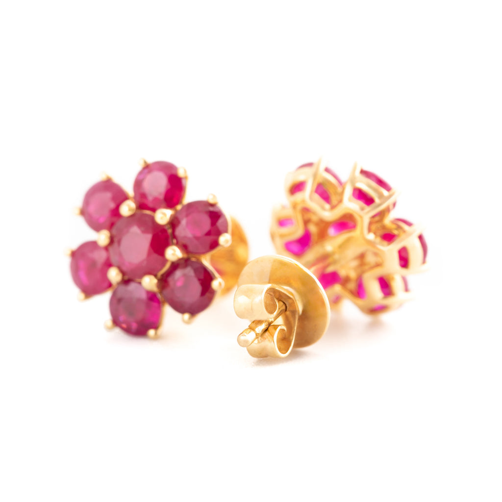 ARETES FLORES CON RUBÍES