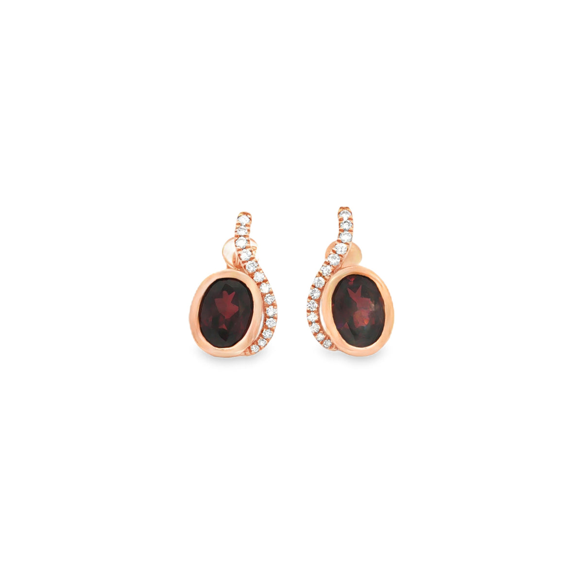 ARETES CON GRANATE OVAL Y DIAMANTES