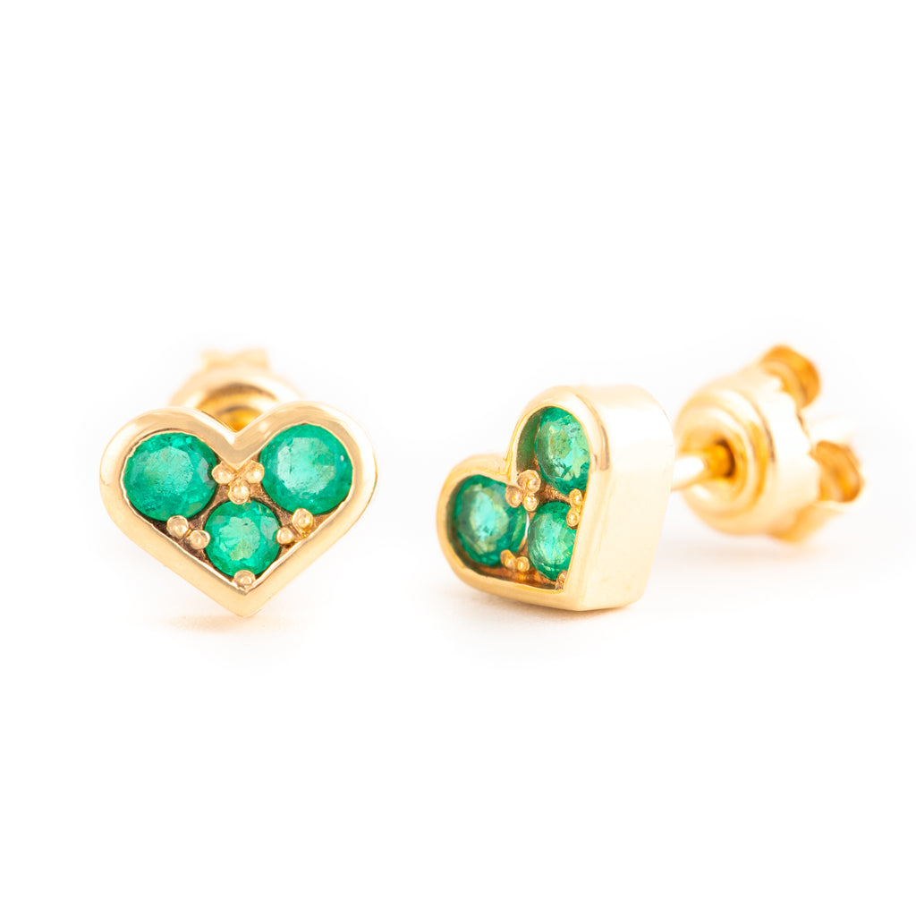 ARETES CORAZÓN CON ESMERALDAS