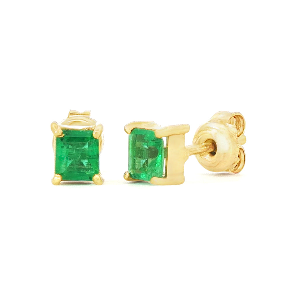 ARETES ESMERALDA UÑAS