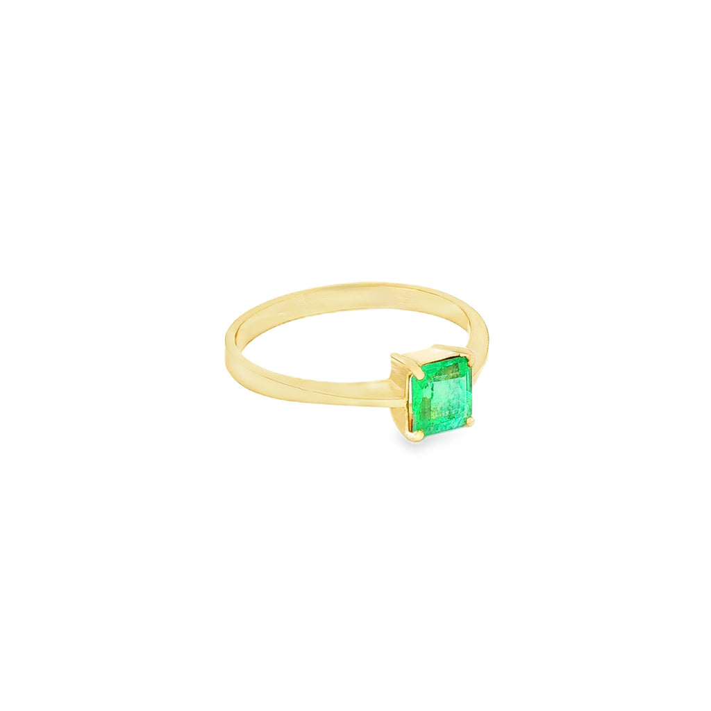 ANILLO CON ESMERALDA Y DIAMANTES