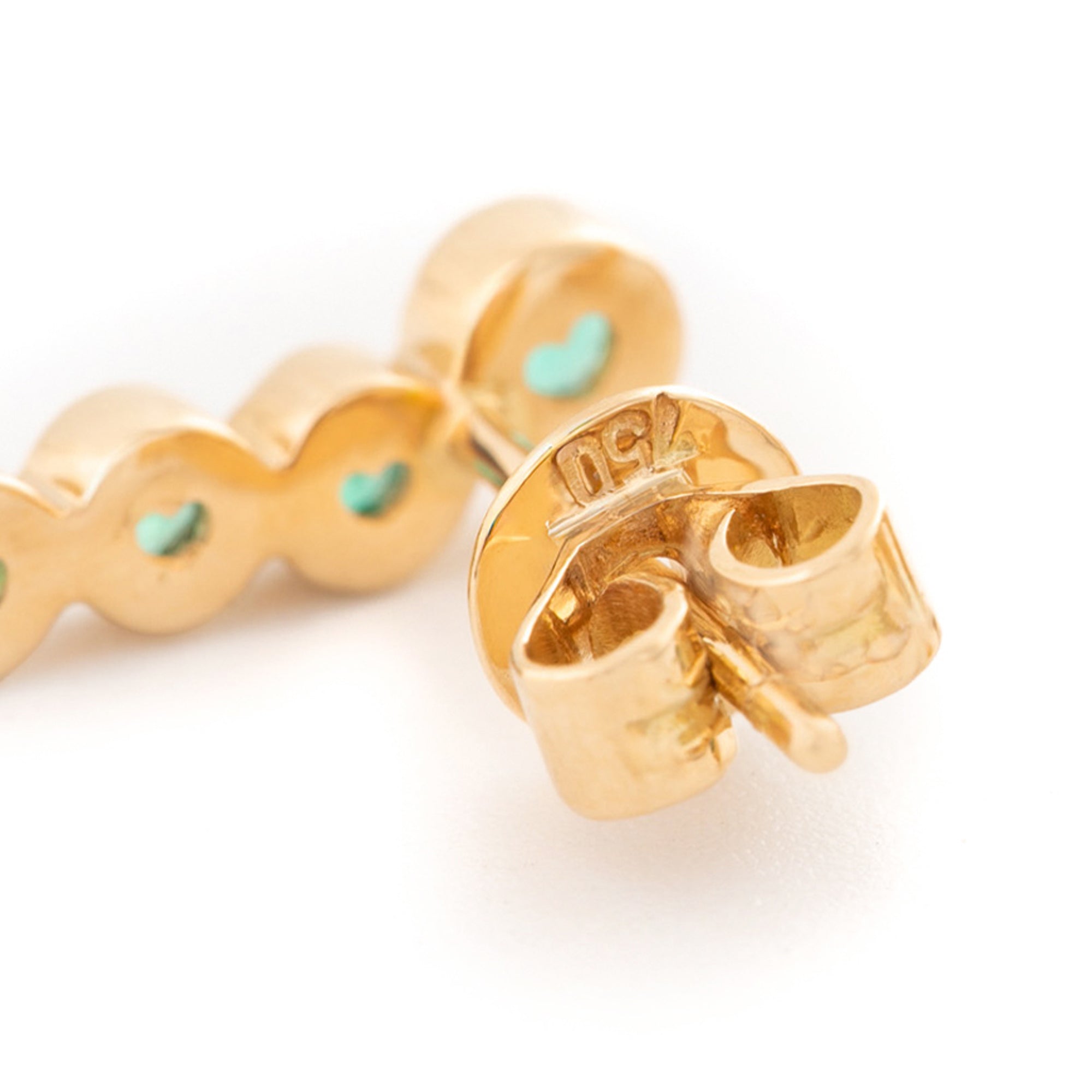 ARETES LARGO ONDA CON ESMERALDAS