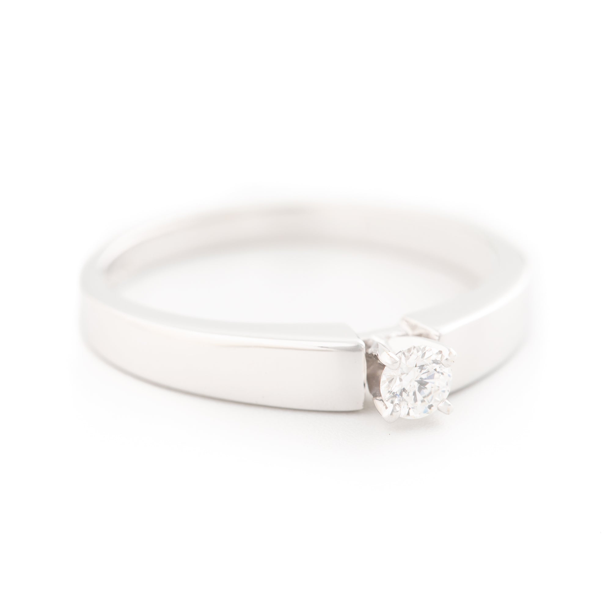 ANILLO SOLITARIO CON DIAMANTE