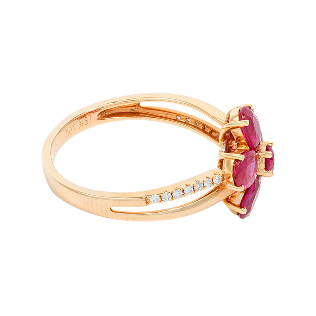 ANILLO CON RUBÍ Y DIAMANTES