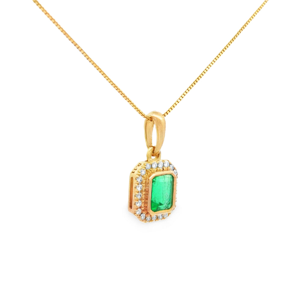 DIJE CON ESMERALDA Y DIAMANTES