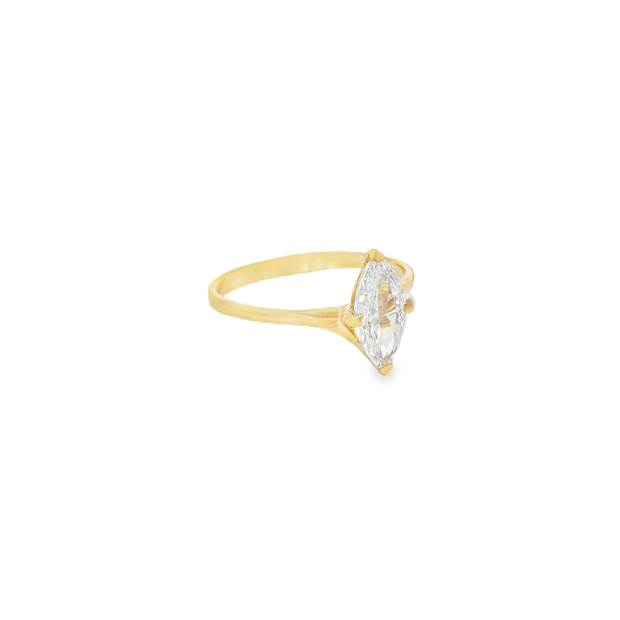 ANILLO CON ZIRCÓN MARQUESA