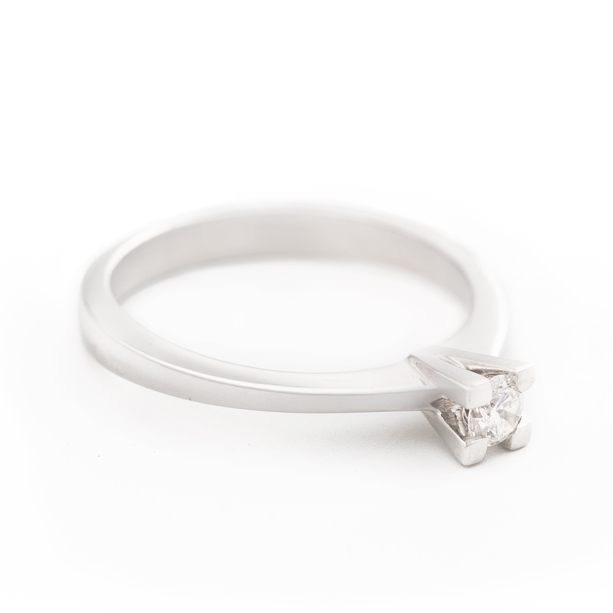 ANILLO SOLITARIO CON DIAMANTE