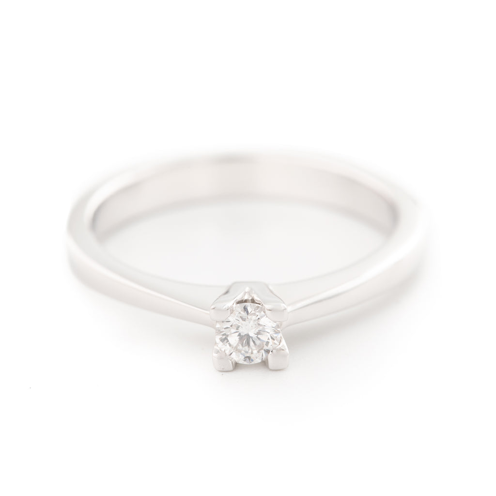 ANILLO SOLITARIO CON DIAMANTE