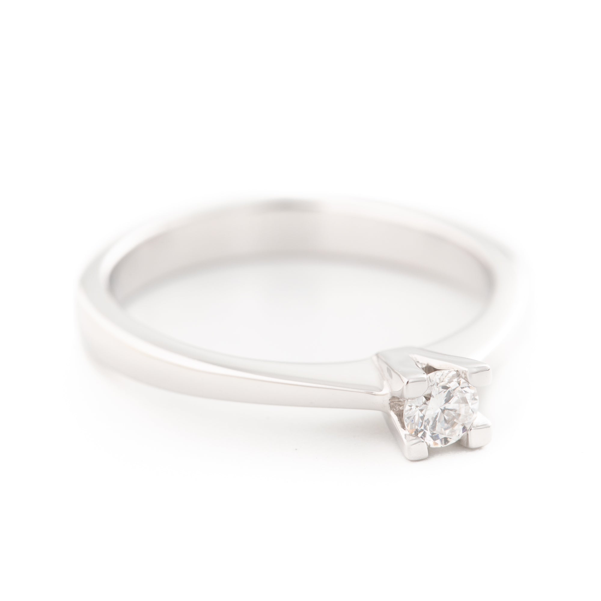 ANILLO SOLITARIO CON DIAMANTE