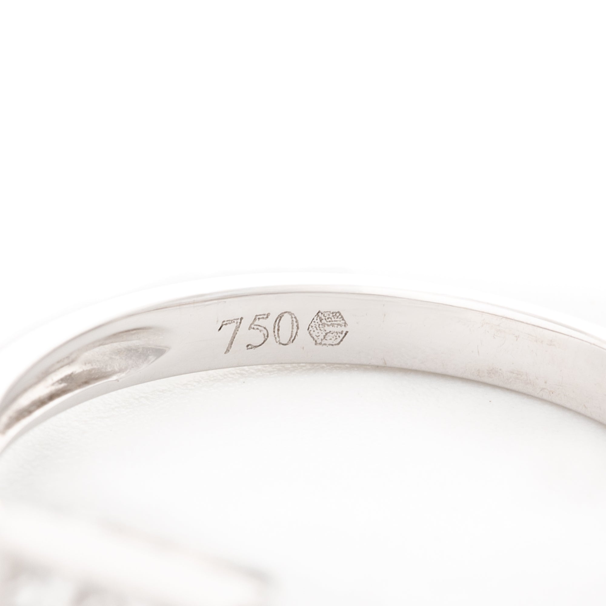 ANILLO SOLITARIO CUADRADO CON DIAMANTES