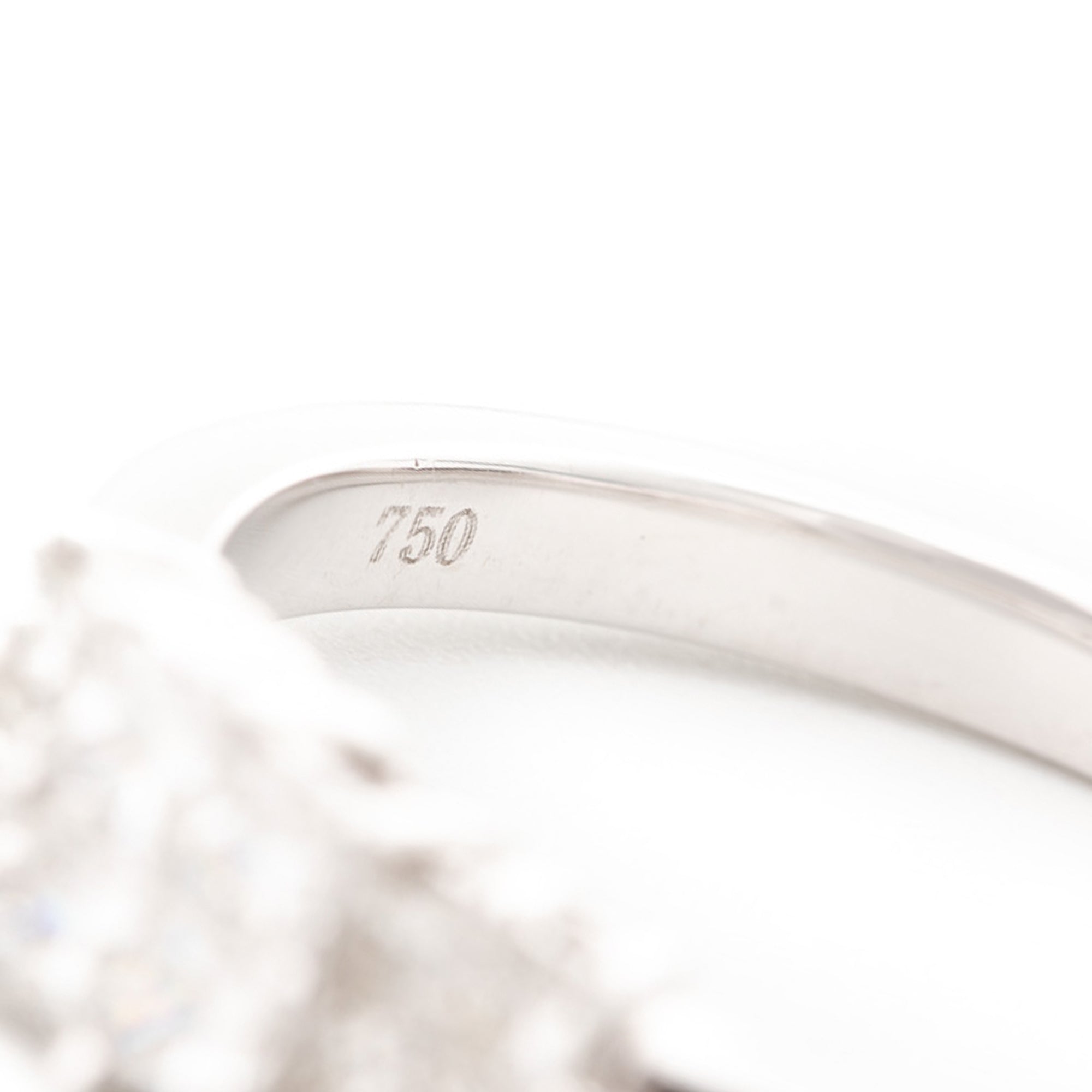 ANILLO SOLITARIO CON DIAMANTES