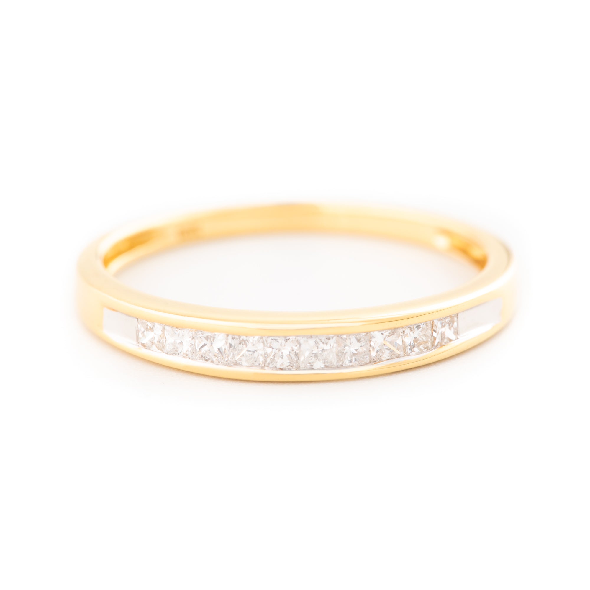 ARGOLLA CON CARRIL EN DIAMANTES