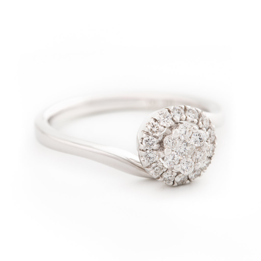 ANILLO SOLITARIO CON DIAMANTES