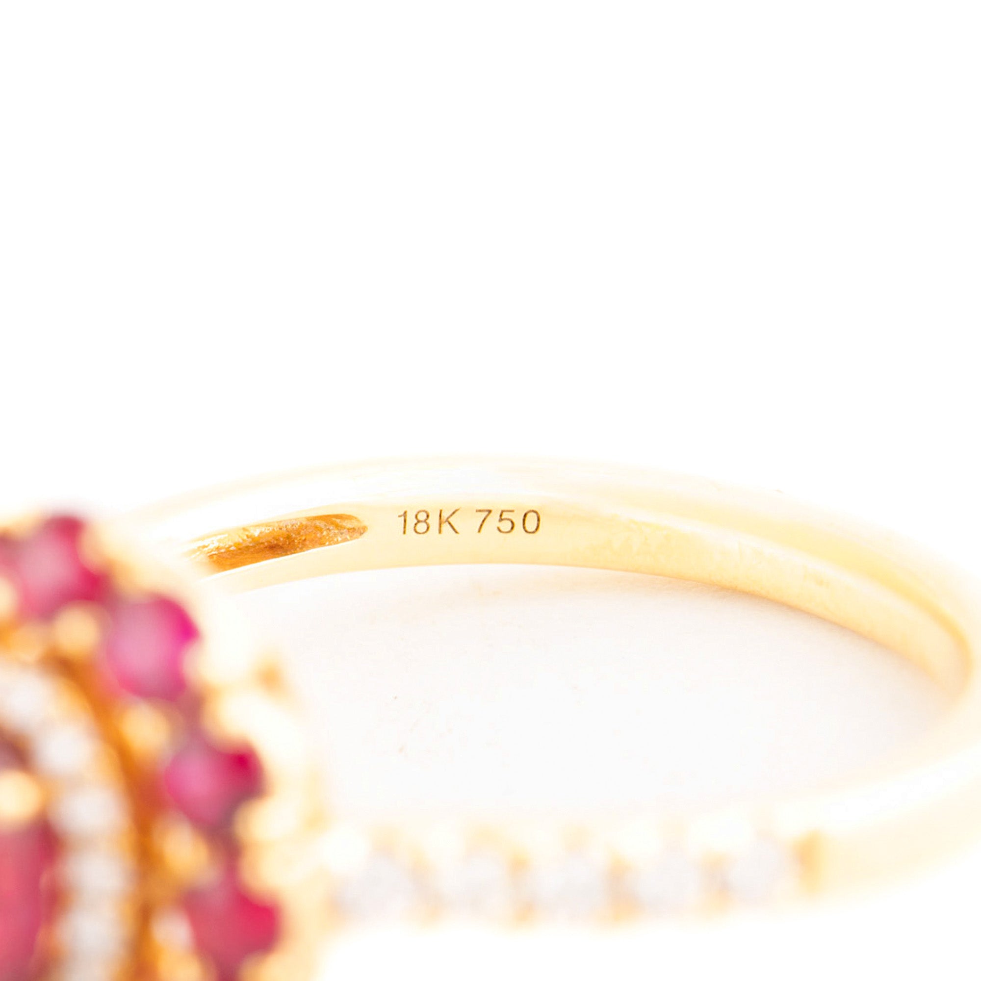 ANILLO FLOR CON DIAMANTES Y PÉTALOS CON RUBÍES