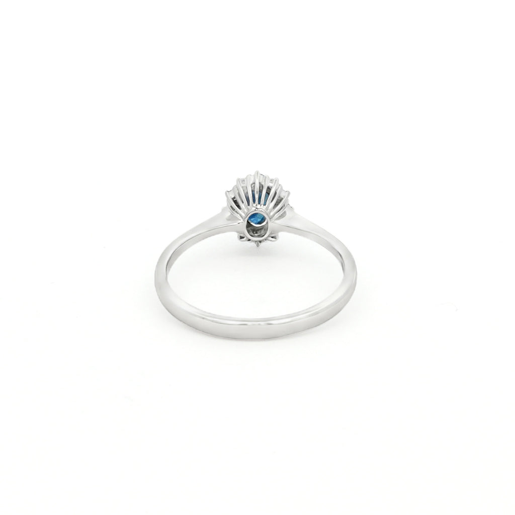ANILLO FLOR CON ZAFIRO Y DIAMANTES