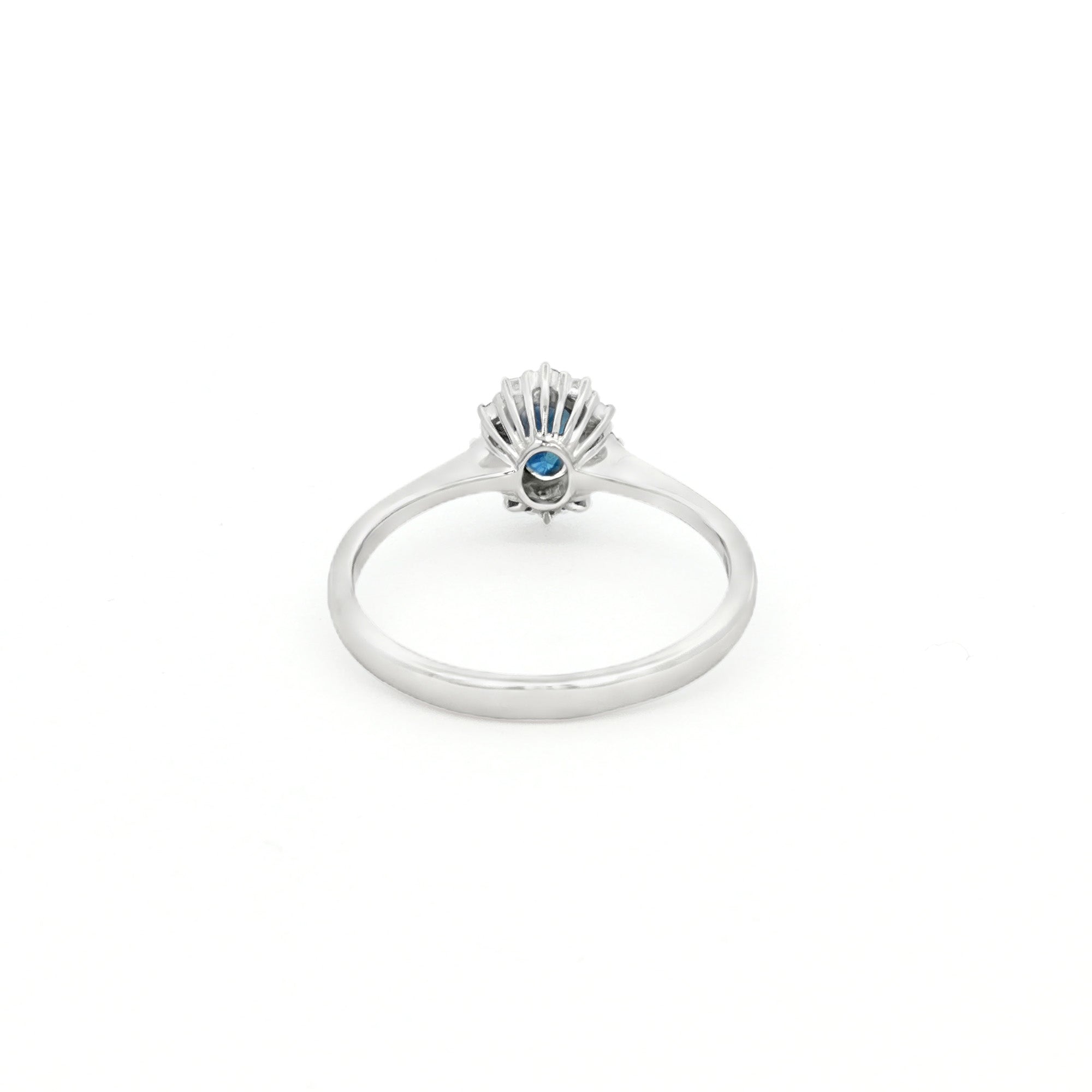 ANILLO FLOR CON ZAFIRO Y DIAMANTES