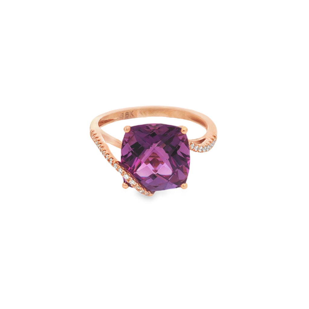 ANILLO CON AMATISTA Y DIAMANTES EN ONDA