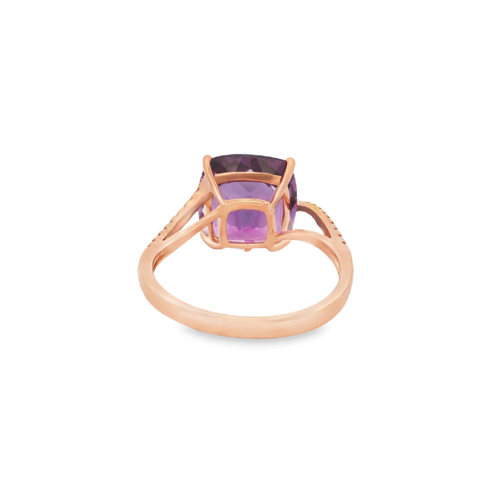 ANILLO CON AMATISTA Y DIAMANTES EN ONDA