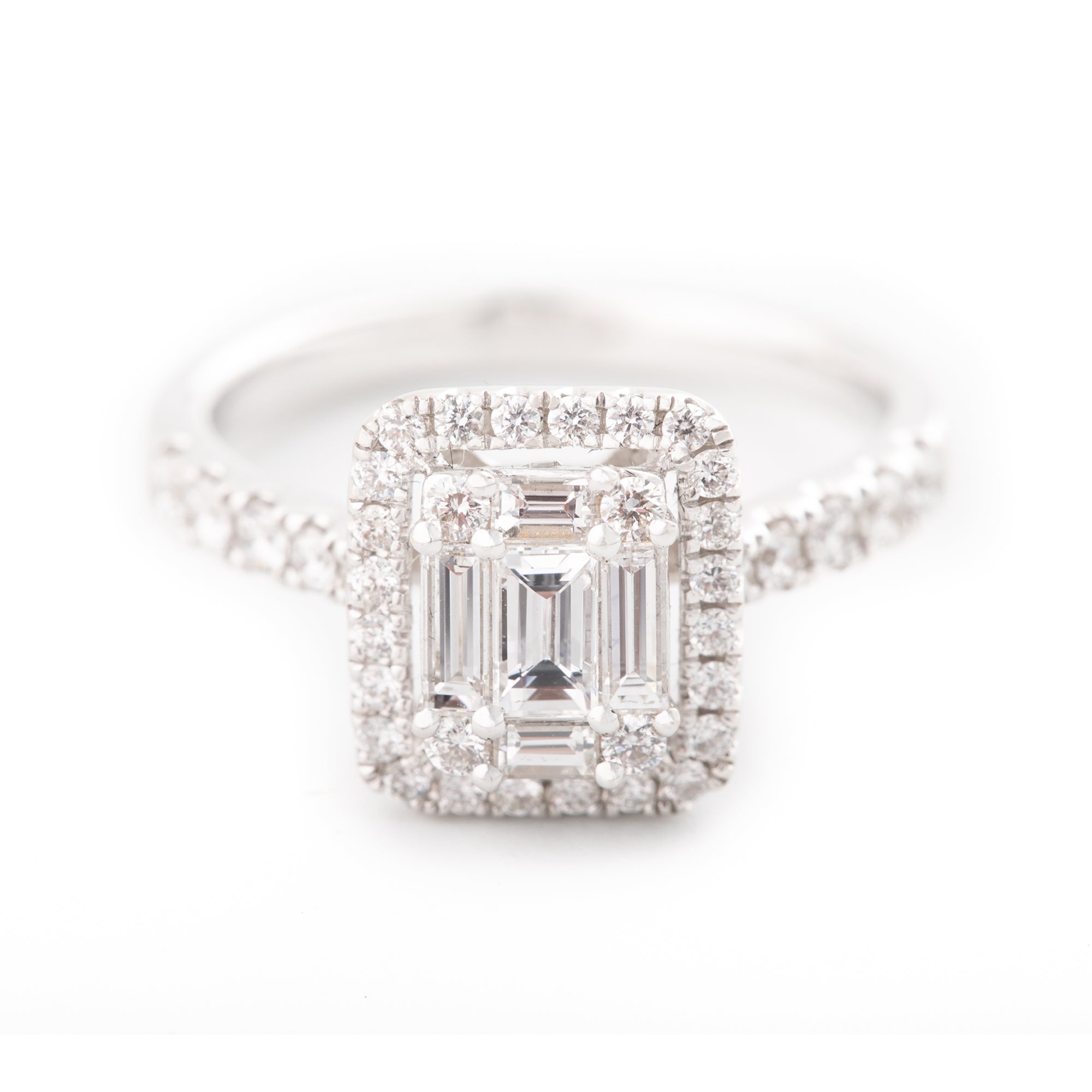 ANILLO CLUSTER CON DIAMANTES