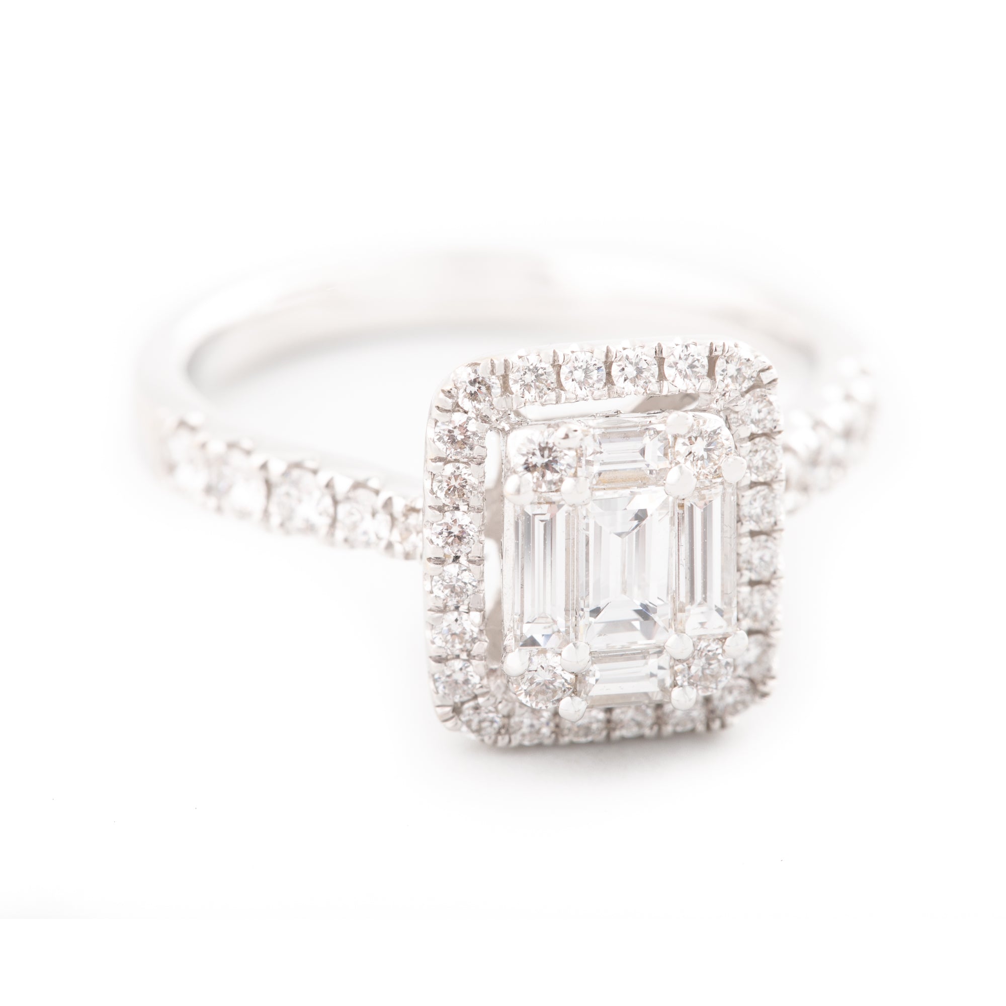 ANILLO CLUSTER CON DIAMANTES