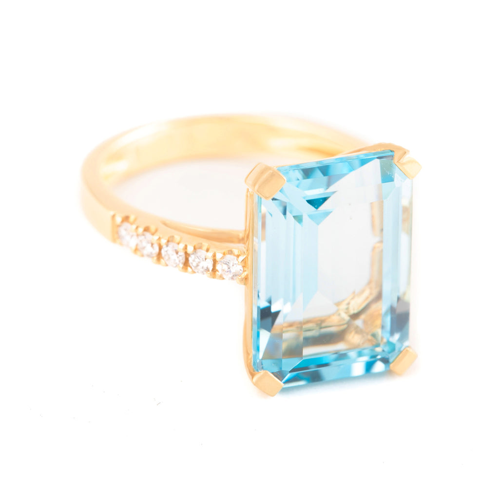 ANILLO TOPACIO RECTANGULAR Y DIAMANTES