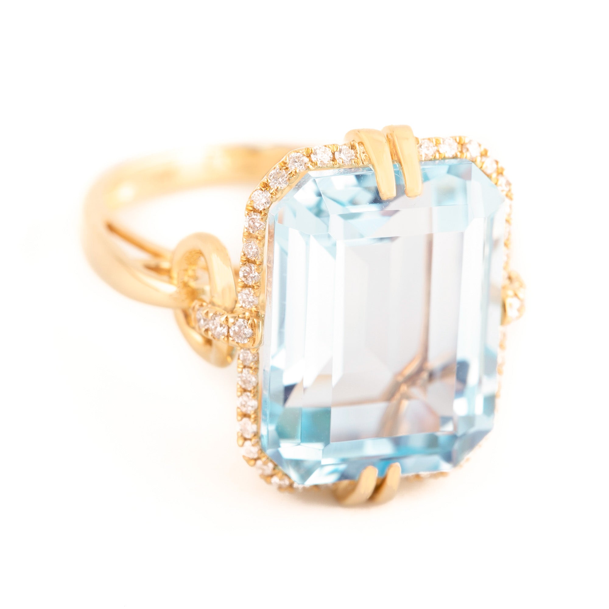 ANILLO TOPACIO RECTANGULAR Y DIAMANTES