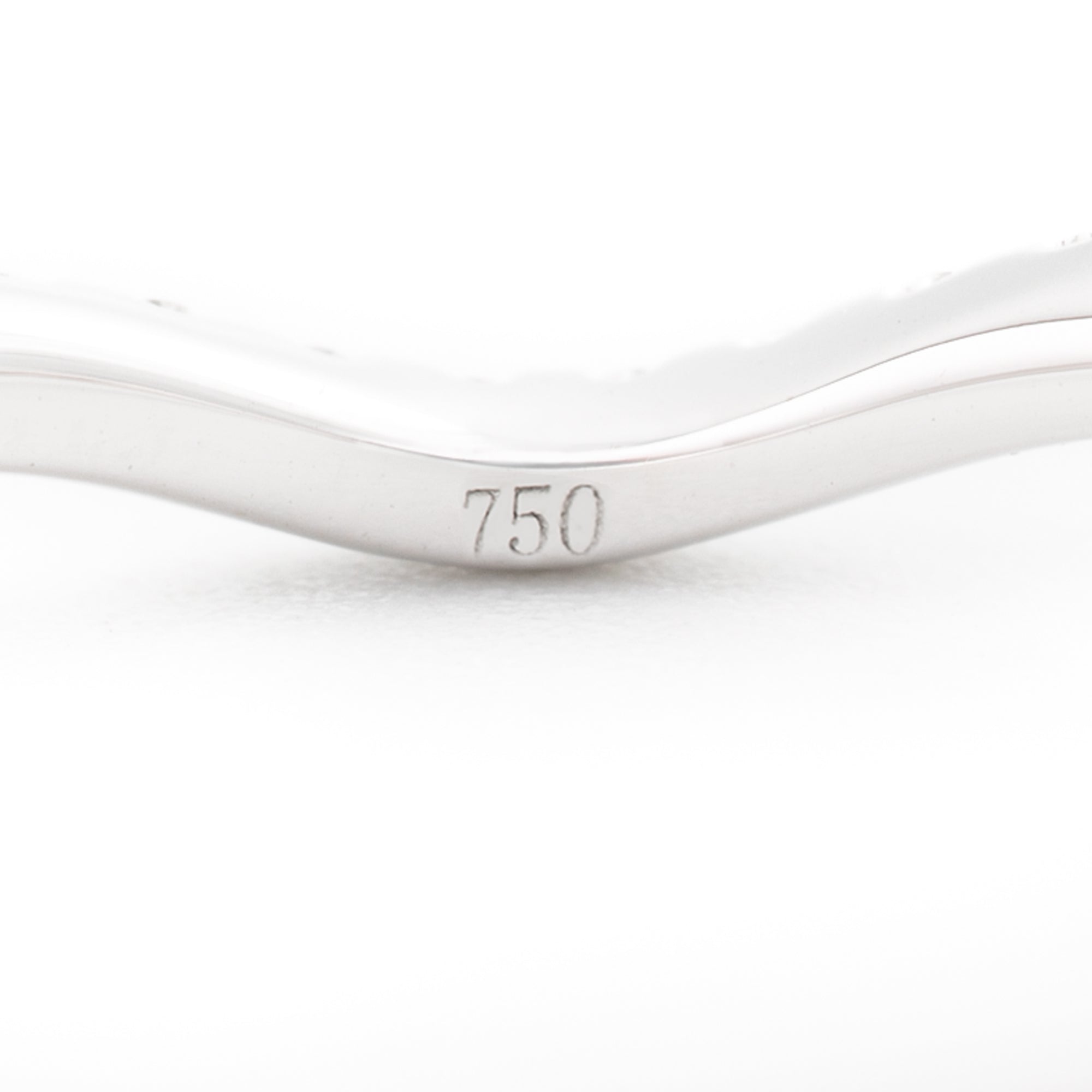 ARGOLLA CON DIAMANTES