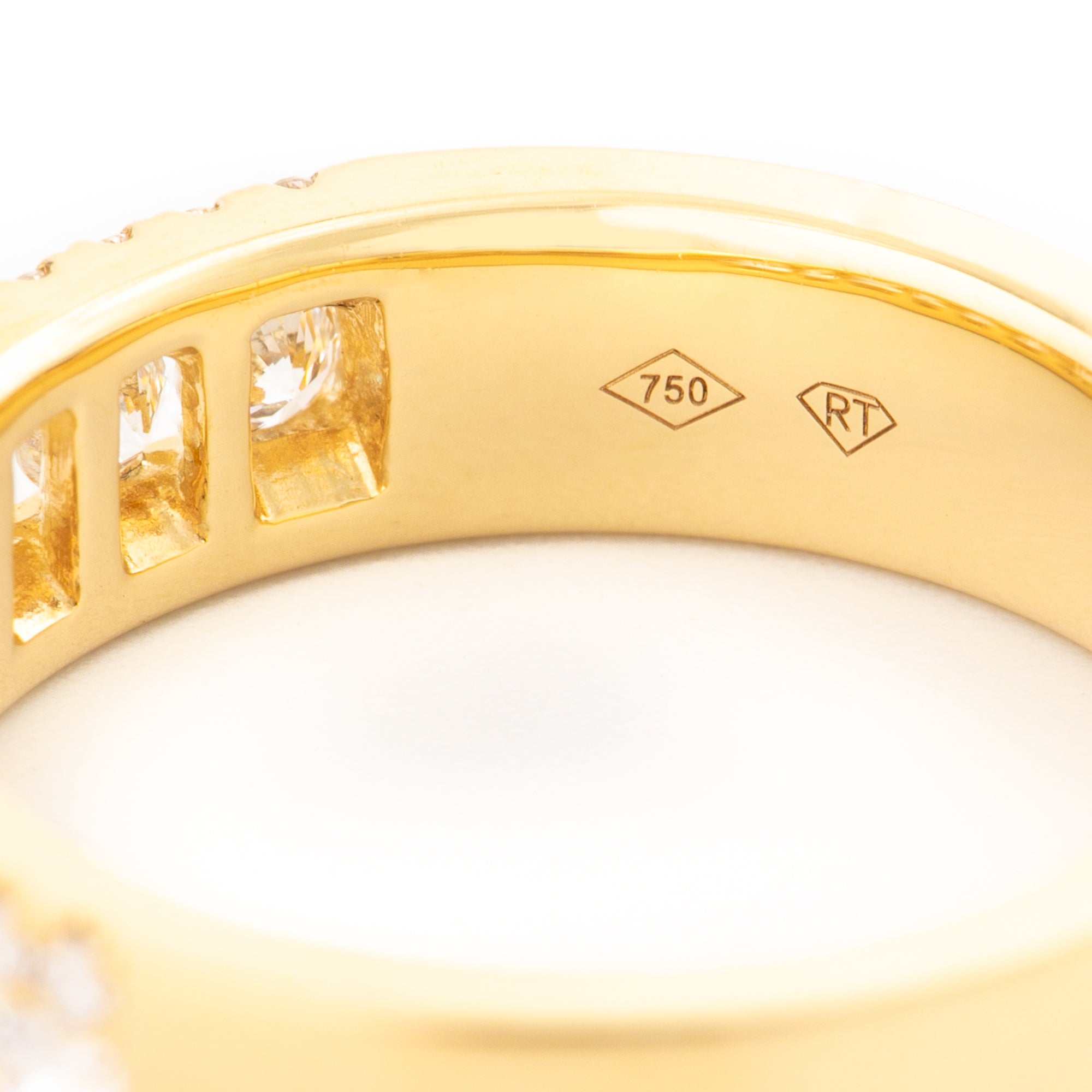 ARGOLLA CON DIAMANTES