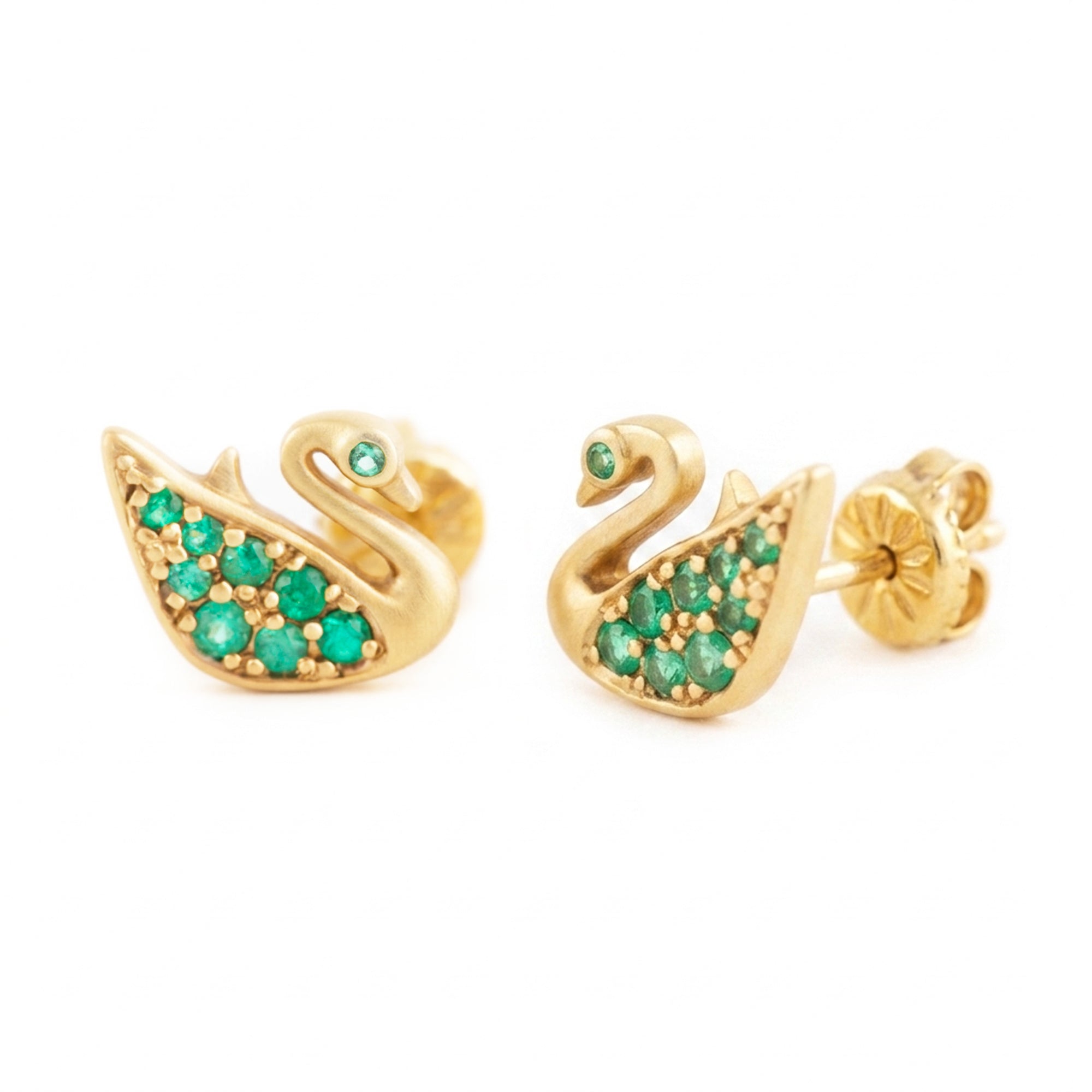 ARETES CISNE CON ESMERALDAS