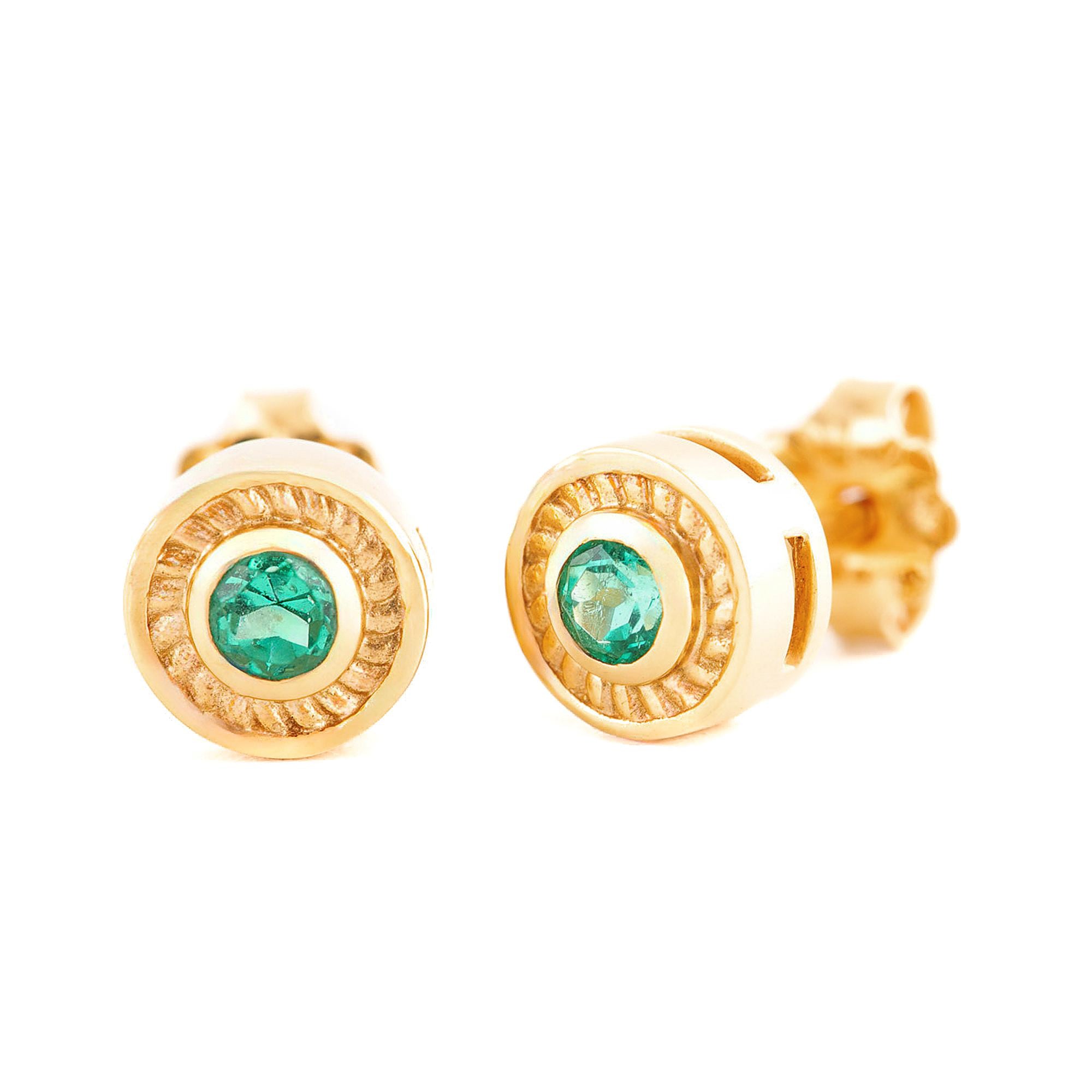 ARETES REDONDOS CON ESMERALDAS