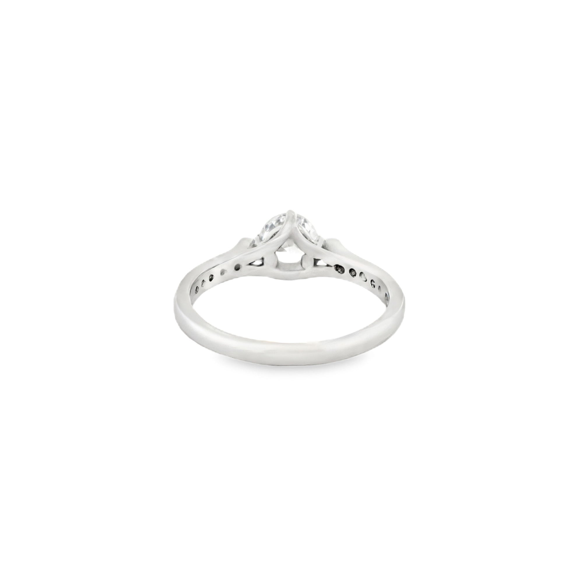 ANILLO SOLITARIO CON ZIRCÓN