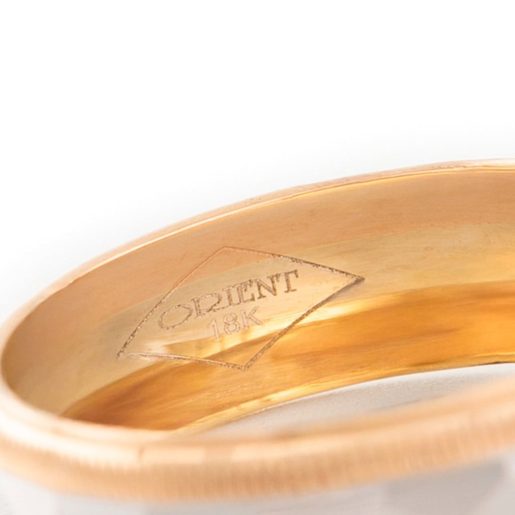 ARGOLLA 3 OROS GRABADO TRIANGULAR