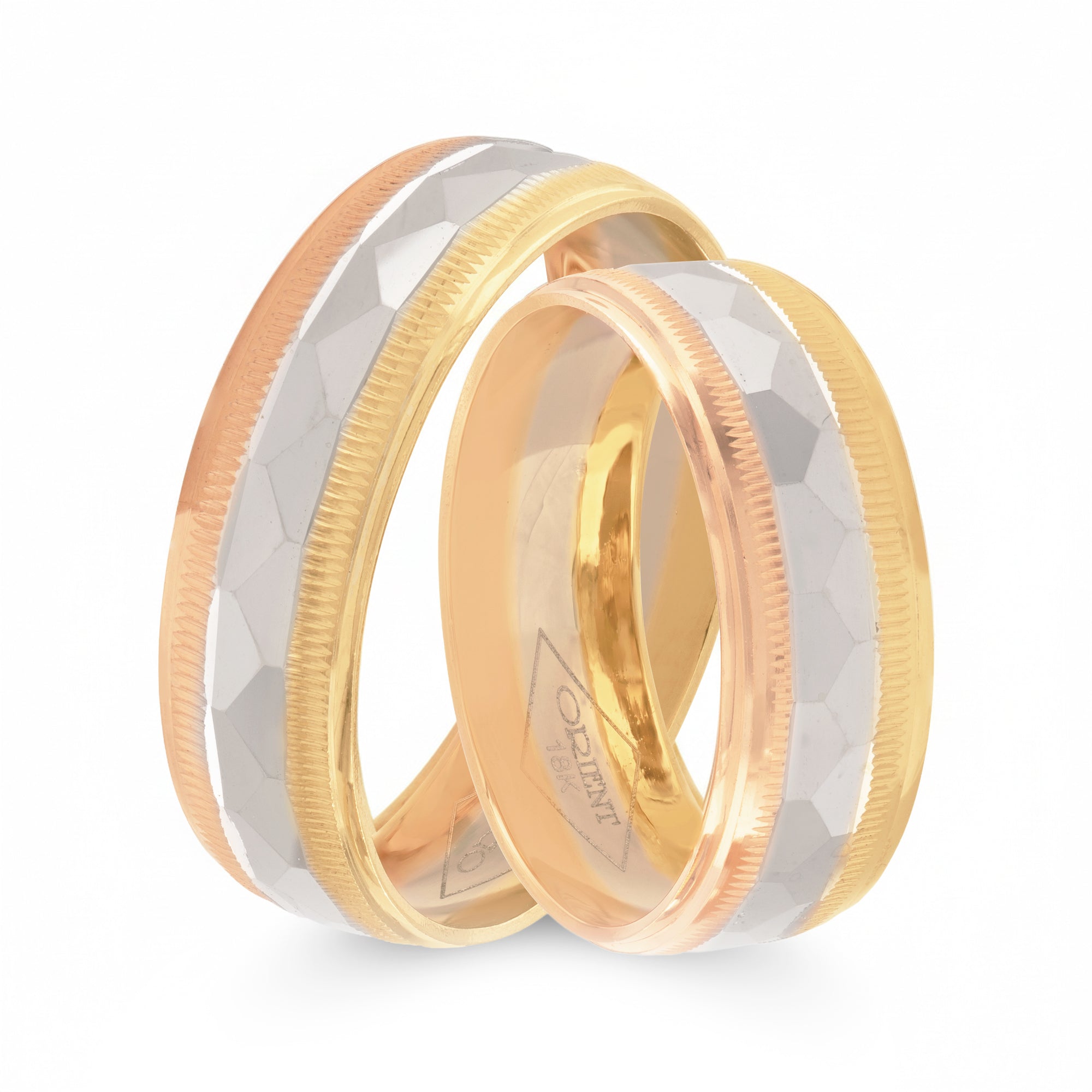 ARGOLLA 3 OROS GRABADO TRIANGULAR