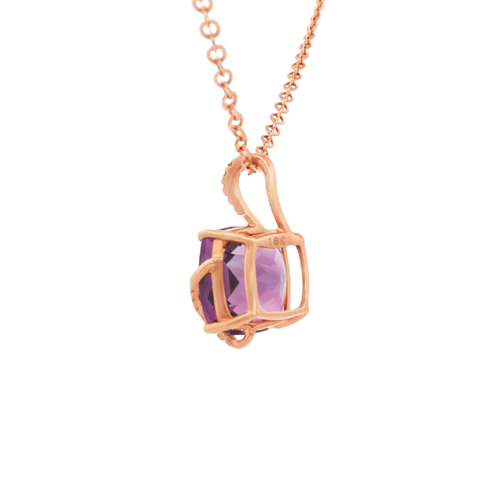 DIJE CON AMATISTA Y DIAMANTES EN ONDA