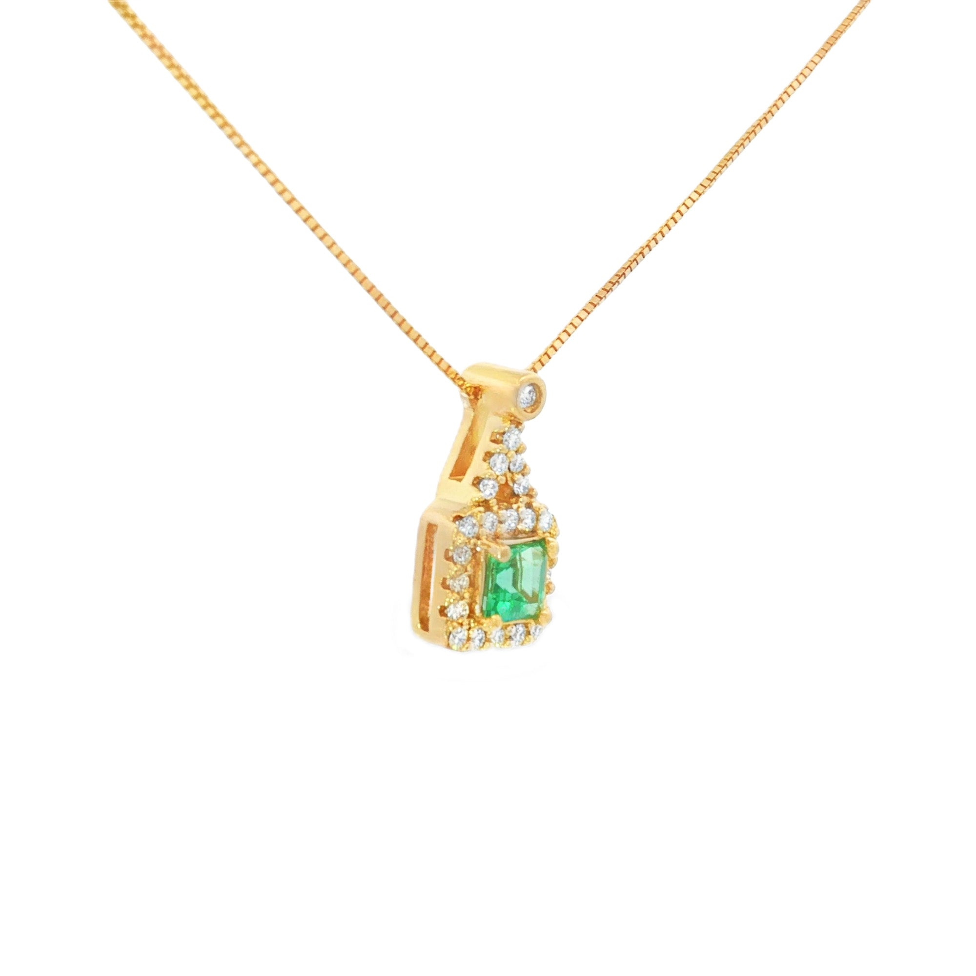 DIJE CUADRO ESMERALDA Y DIAMANTES