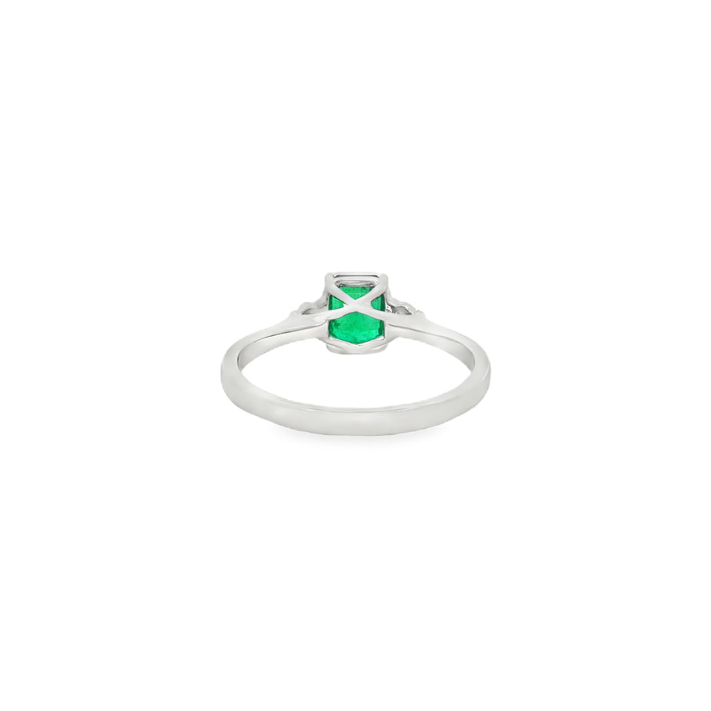 ANILLO CUADRADO CON ESMERALDA Y DIAMANTES