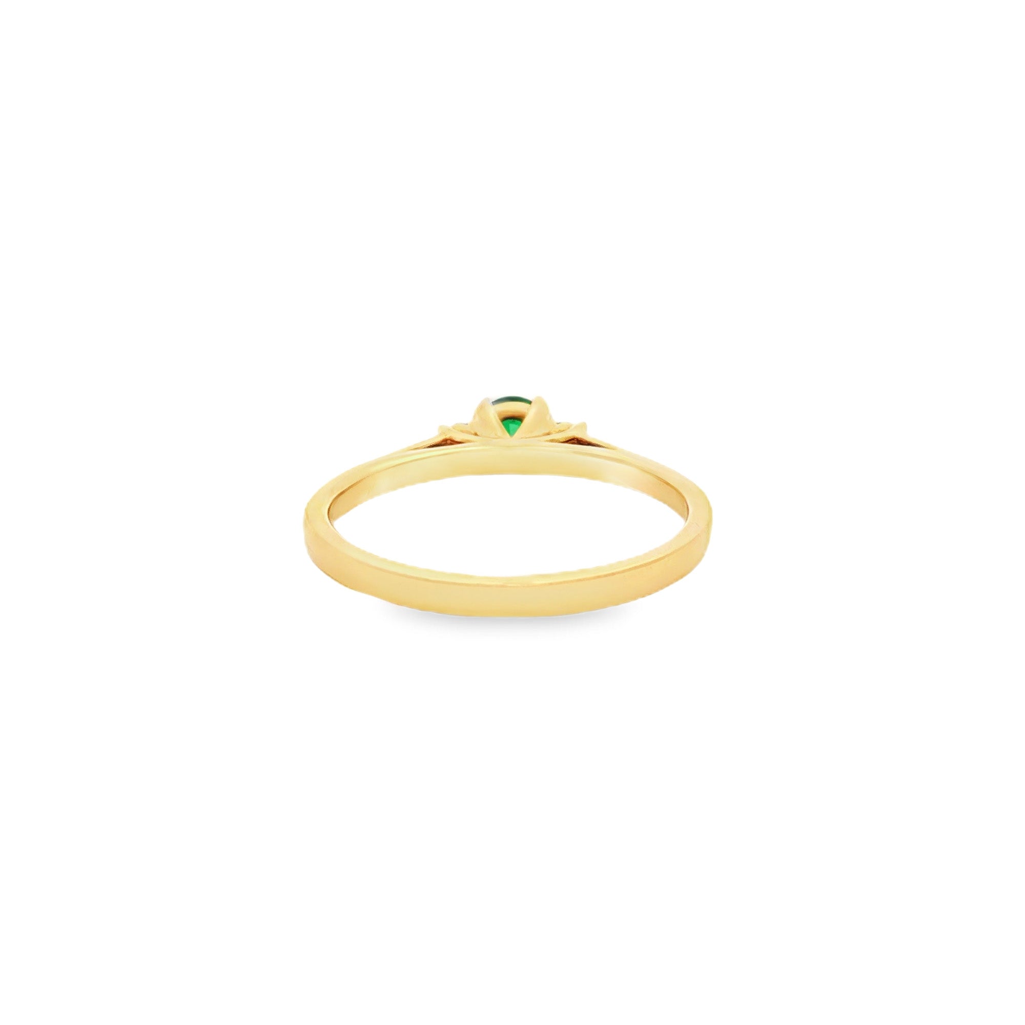ANILLO CON ESMERALDA Y DIAMANTES
