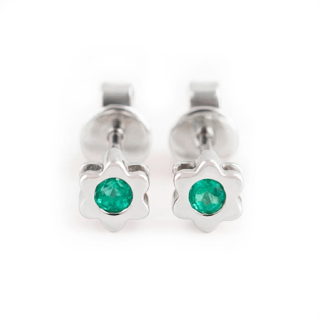 ARETES FLOR CON ESMERALDA