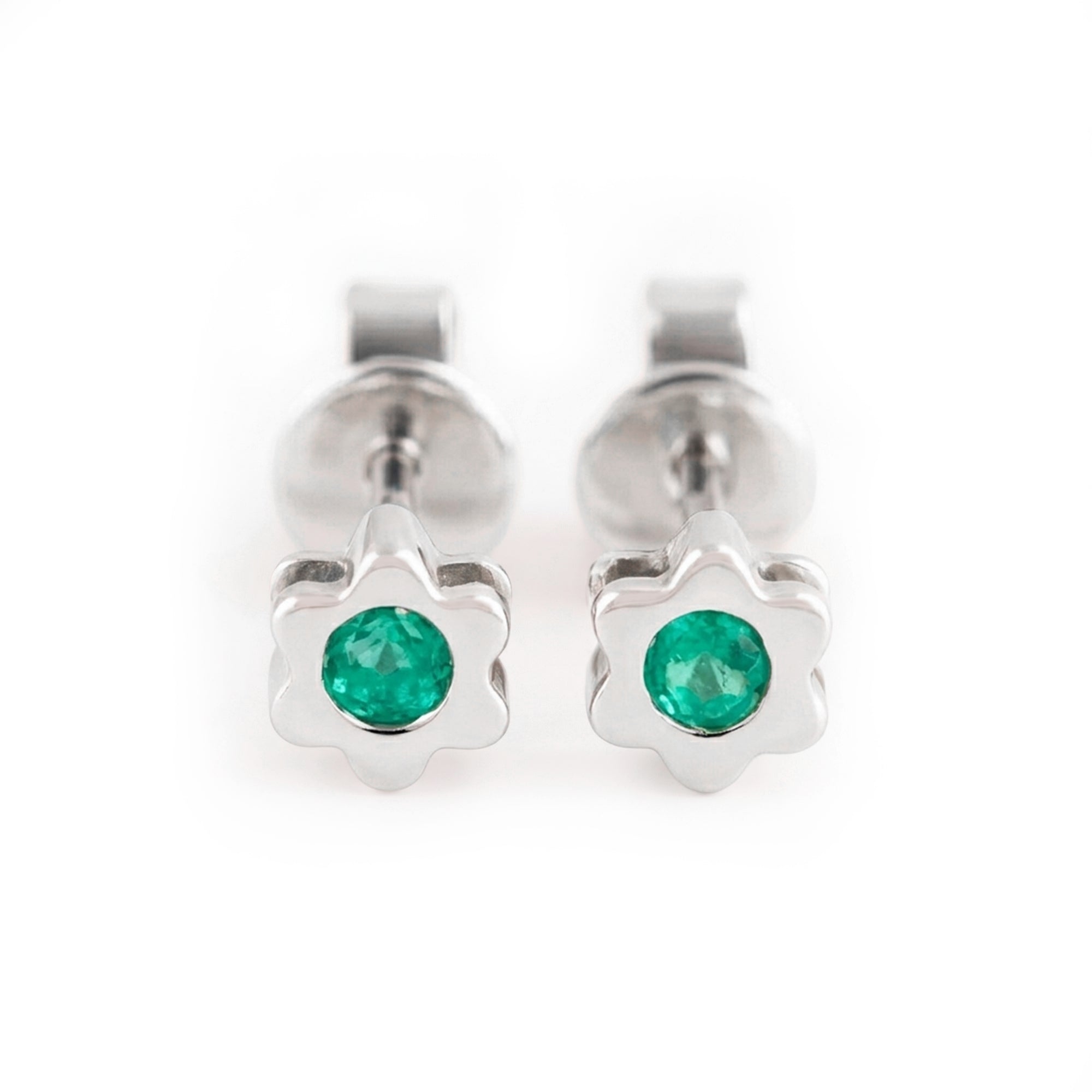 ARETES FLOR CON ESMERALDA