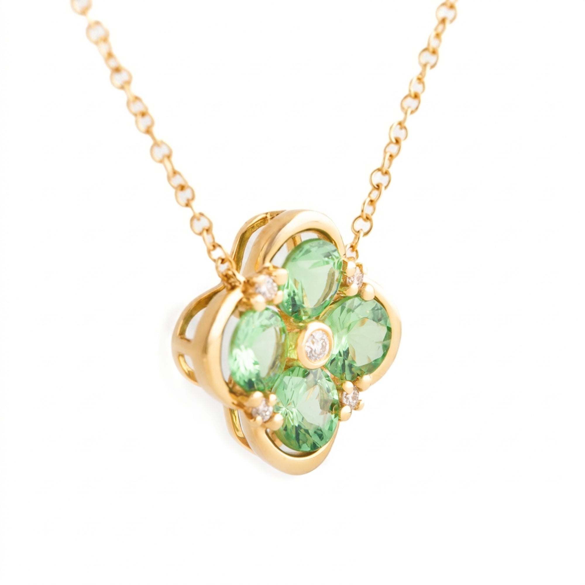 GARGANTILLA FLOR CON GRANATE Y DIAMANTES