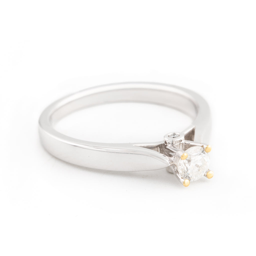 ANILLO SOLITARIO CON DIAMANTE