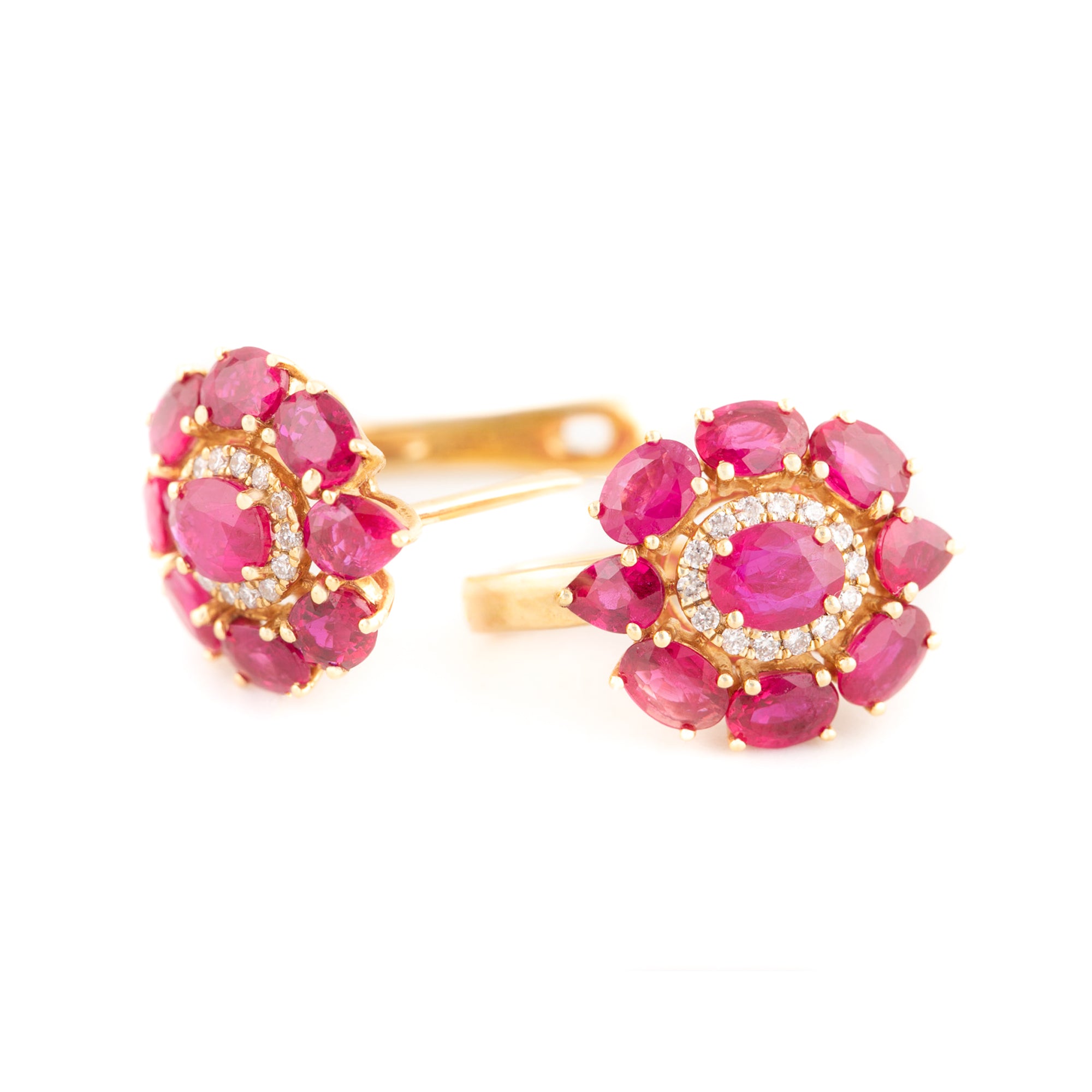 ARETES FLOR RUBÍ CON DIAMANTES