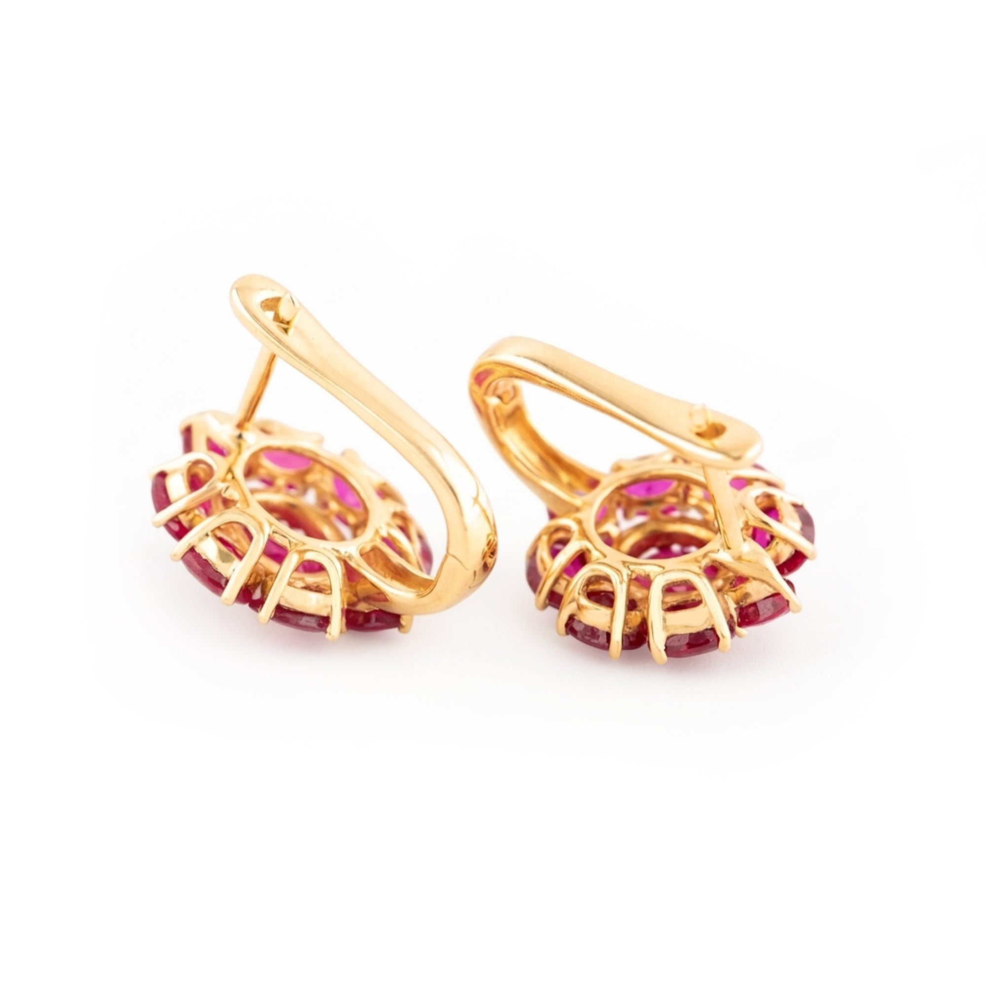 ARETES FLOR RUBÍ CON DIAMANTES
