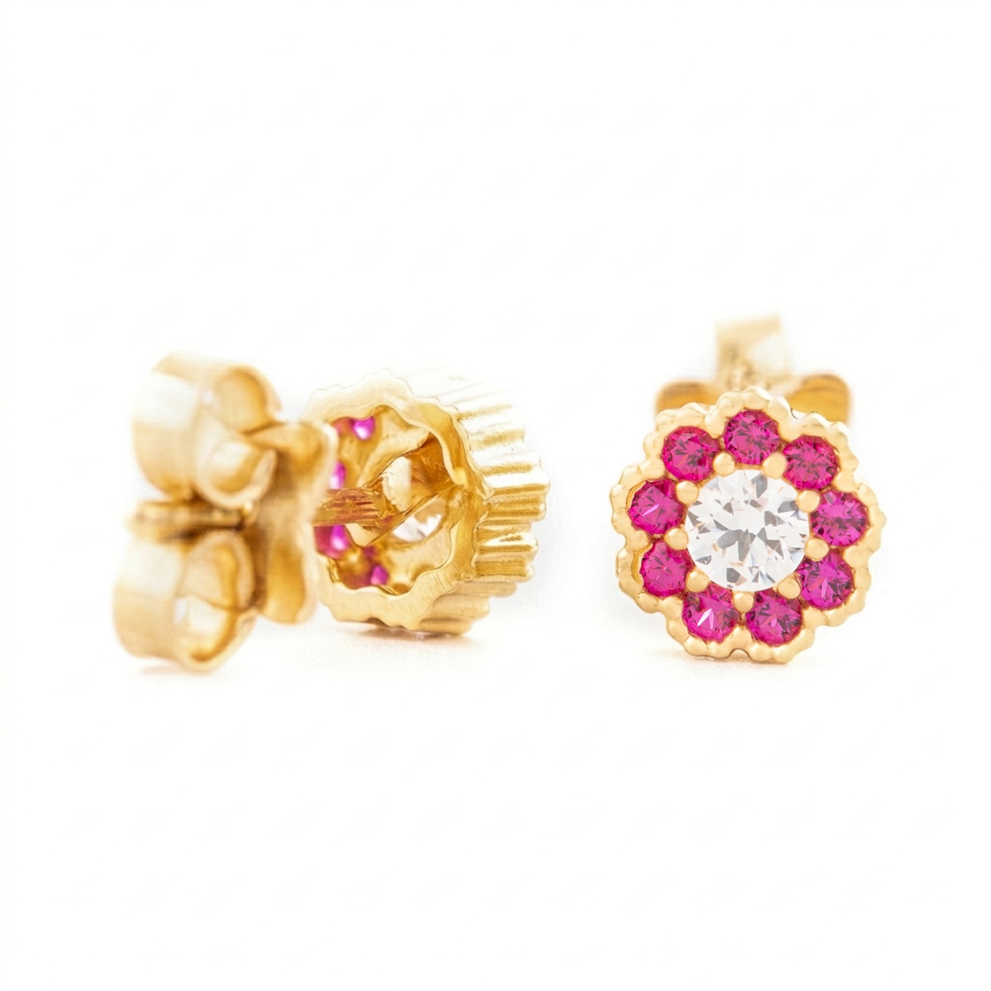 ARETES FLOR ZIRCÓN ROJO