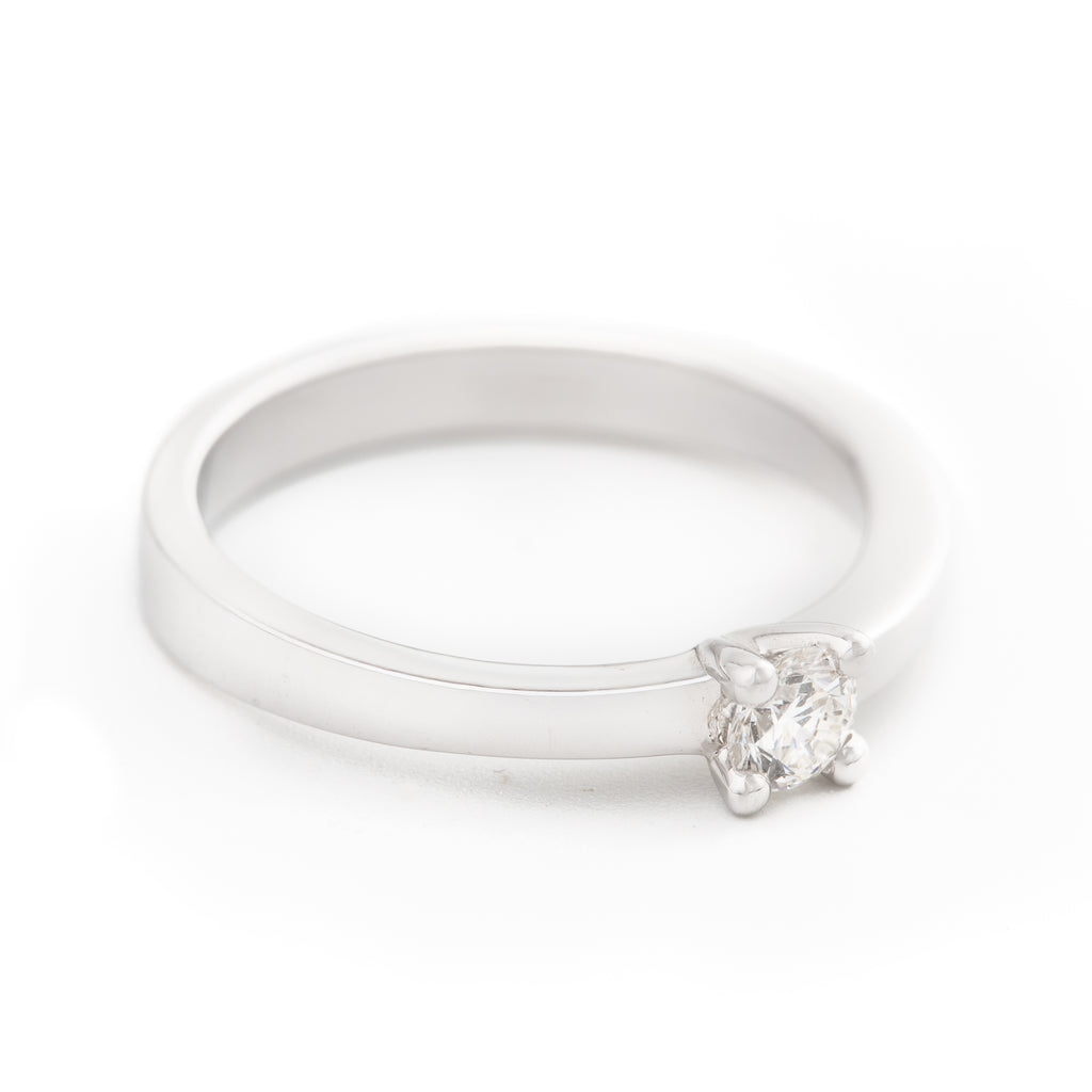 ANILLO SOLITARIO CON DIAMANTE