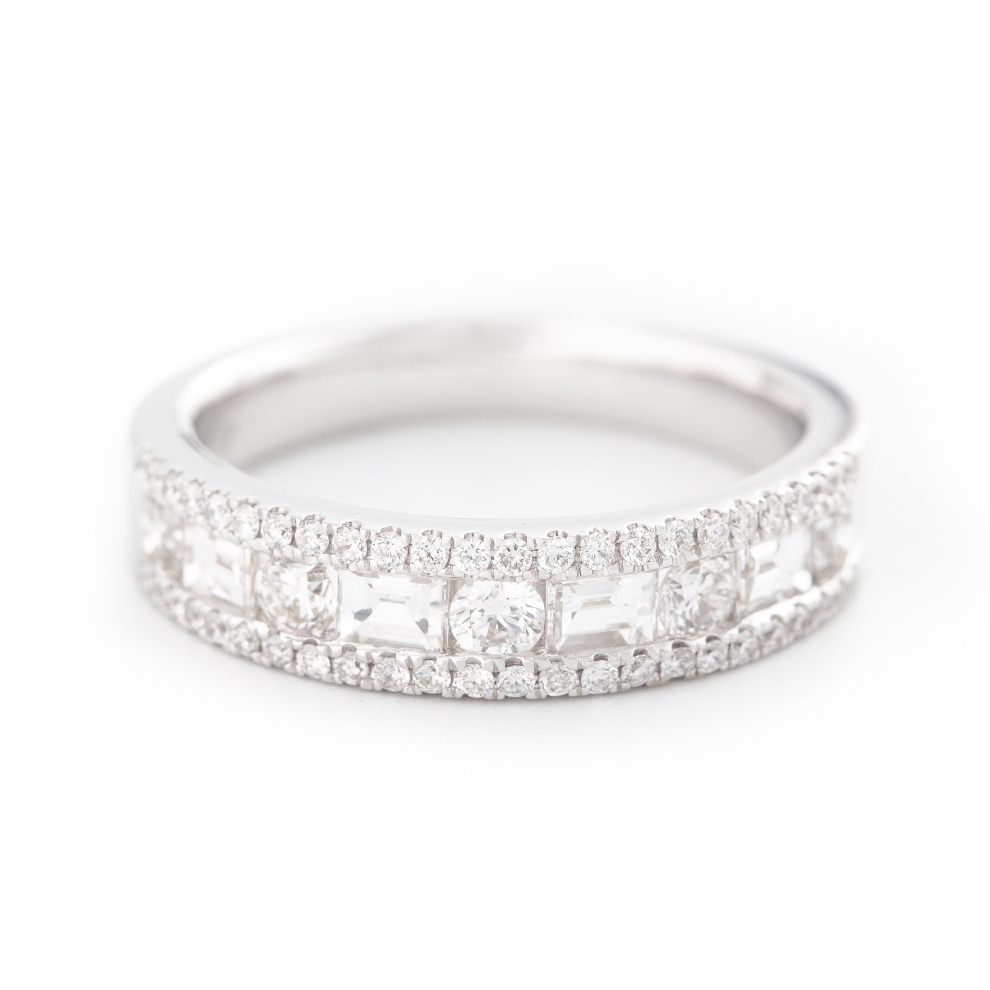 ARGOLLA CON DIAMANTES