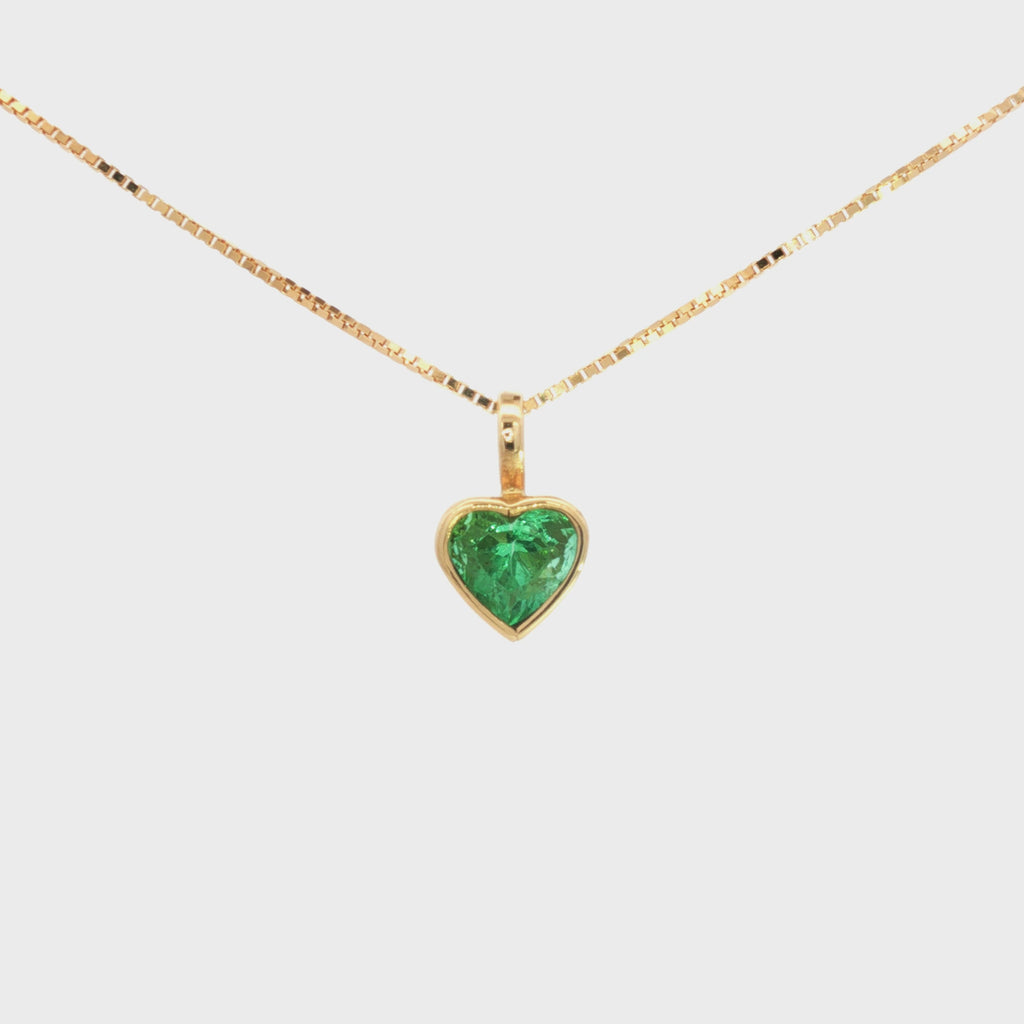 DIJE CORAZÓN ESMERALDA