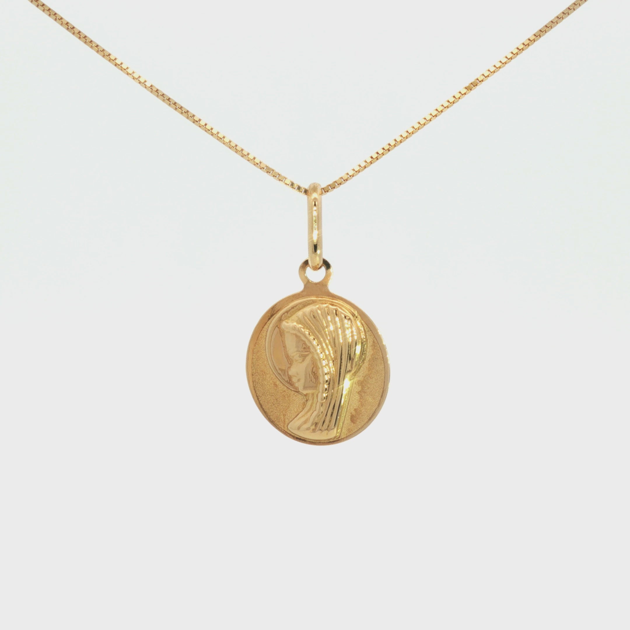 MEDALLA VIRGEN DEL MANTO