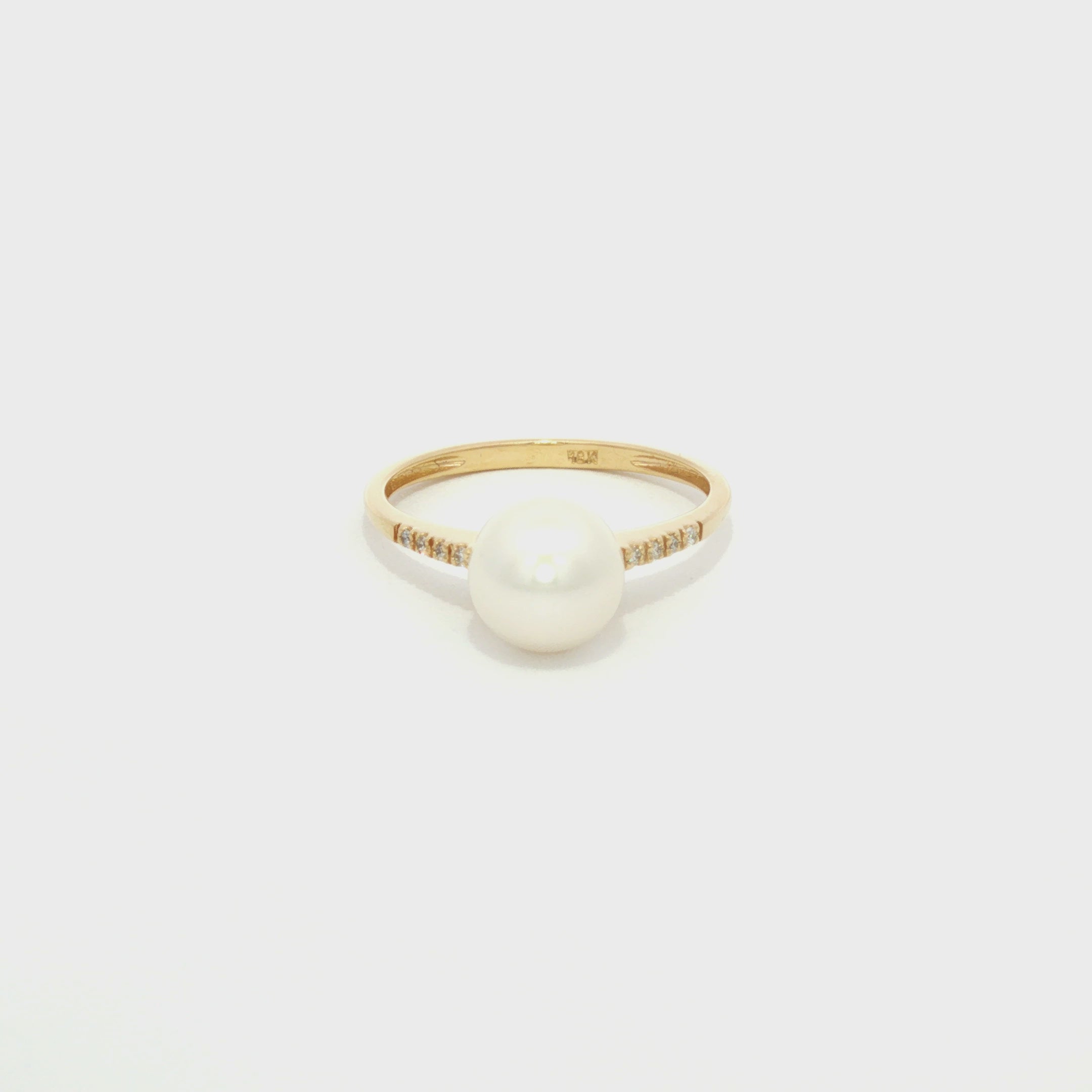 ANILLO CON PERLA Y DIAMANTES