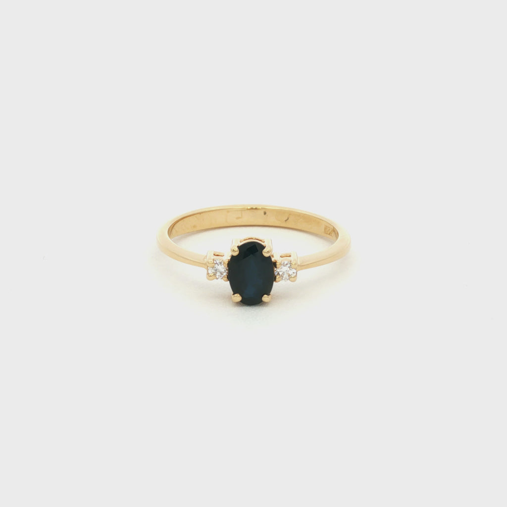 ANILLO CON ZAFIRO Y DIAMANTES